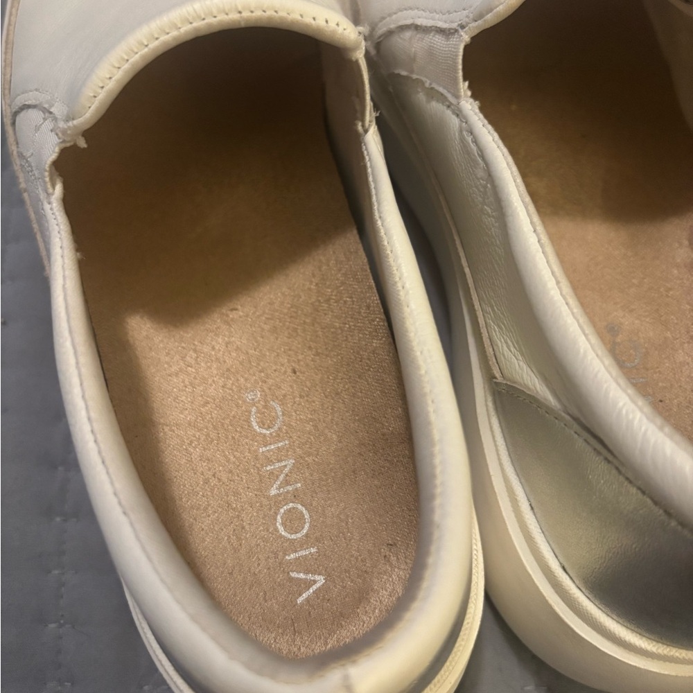 Vionic Kearny White Platform Slip-On Sneakers with Silver Heel EUC Womens 9 - Picture 8 of 9
